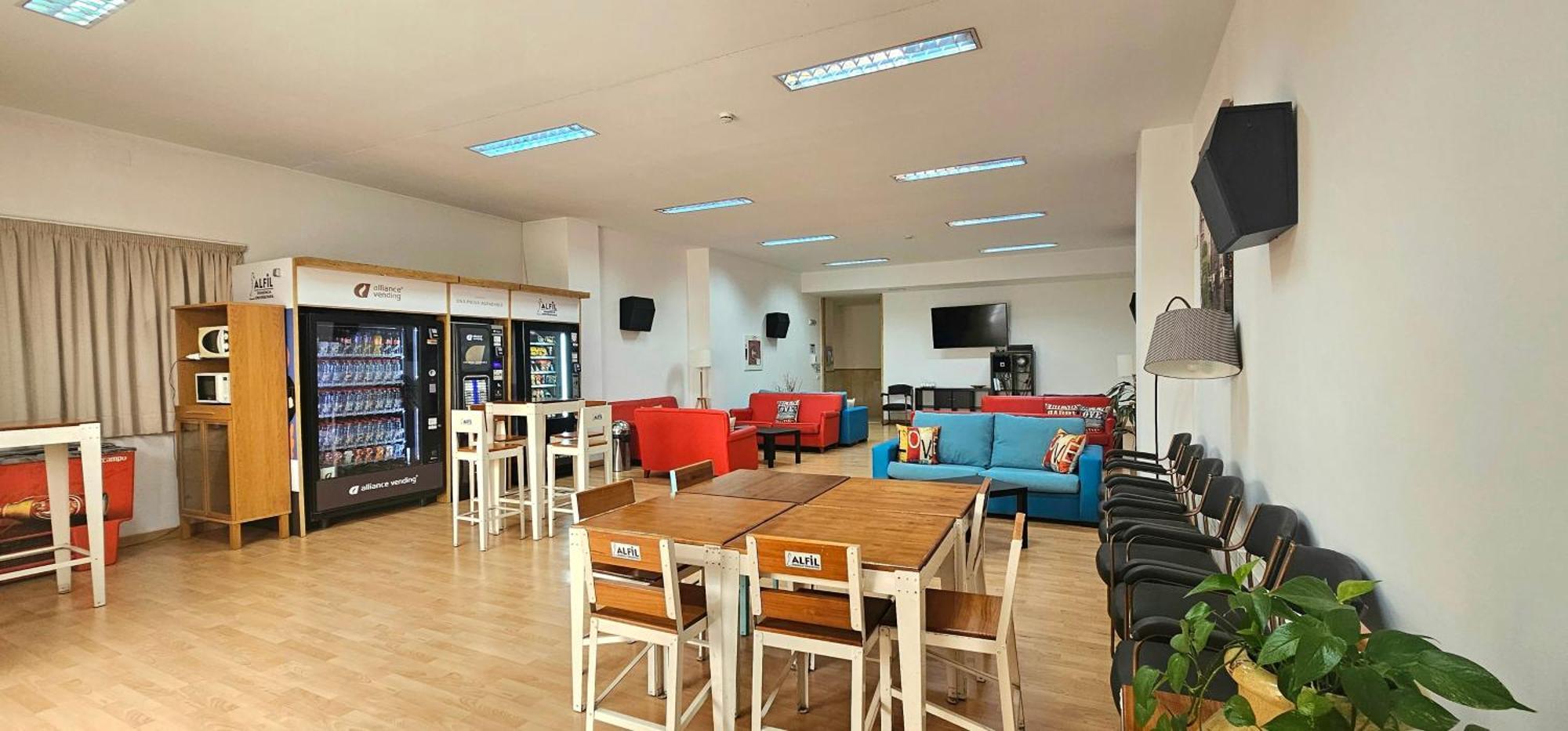 Hostel Residencia Alfil Malaga Exterior photo